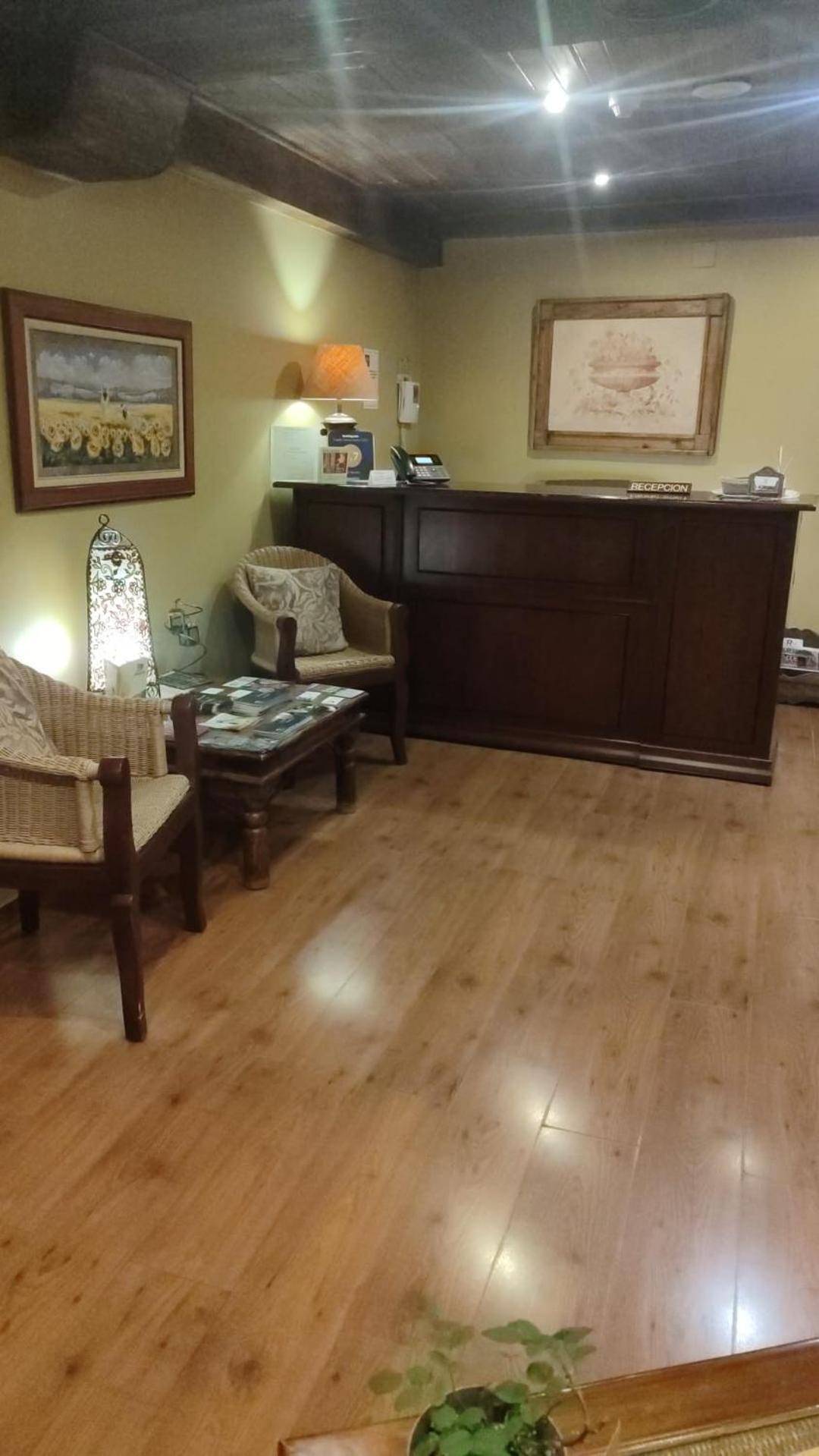 לינארס Hotel Baviera מראה חיצוני תמונה