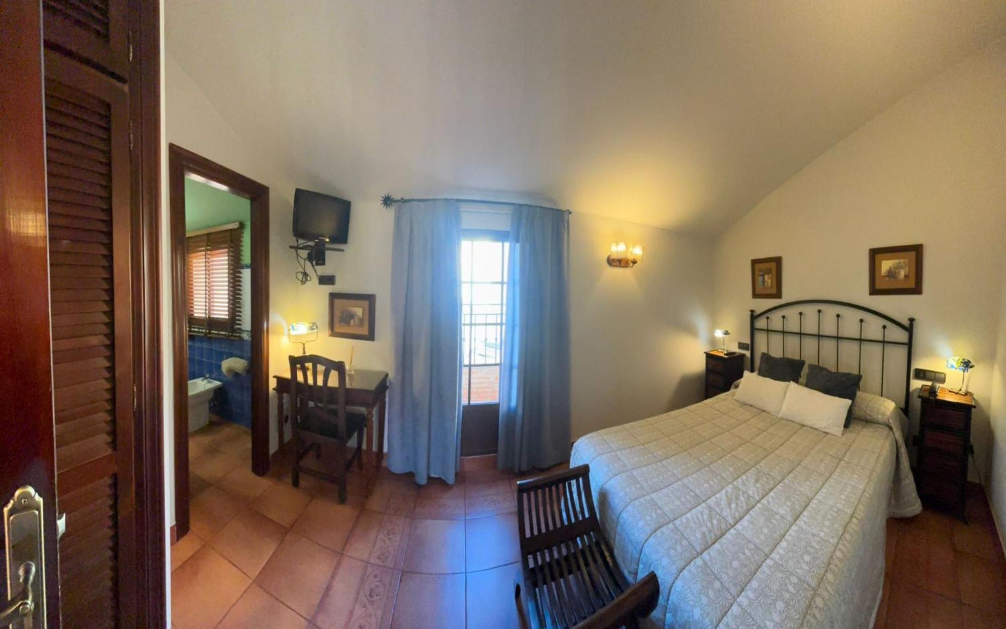 לינארס Hotel Baviera מראה חיצוני תמונה