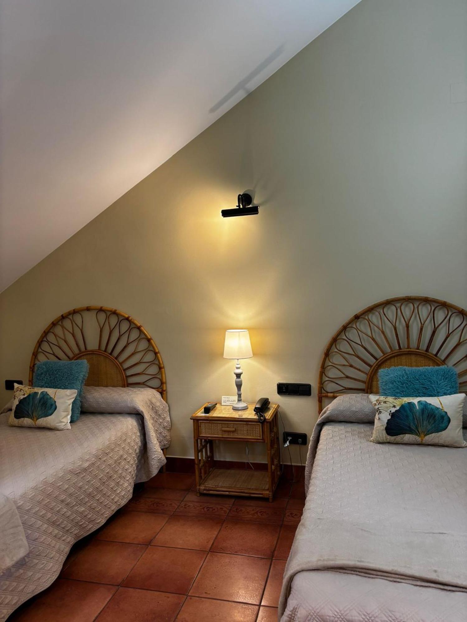 לינארס Hotel Baviera מראה חיצוני תמונה