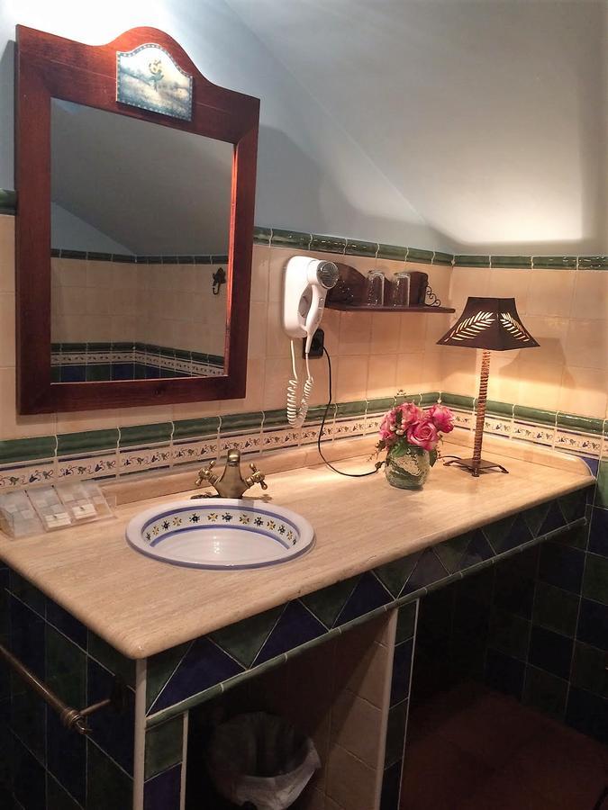 לינארס Hotel Baviera מראה חיצוני תמונה